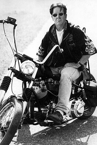 Foto af Nyrup Rasmussen p&aring; motorcykel